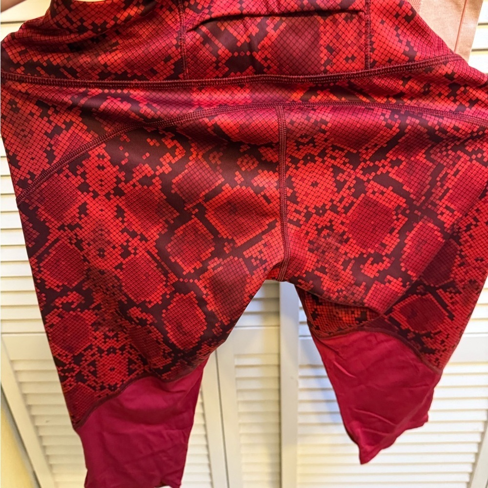 3 Lululemon Workout Leggings Crop Full length Multi Colored snake print sz M - Picture 9 of 16